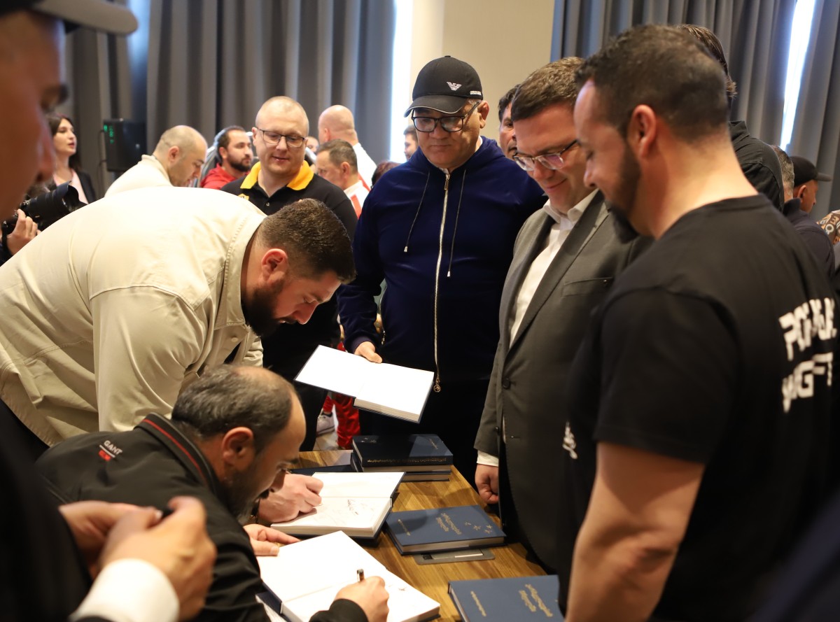 ევროპის ჩემპიონატის პარალელურად გაიმართა ვანო გრიქუროვის წიგნის - „ვარსკვლავის ჩრდილში“ პრეზენტაცია